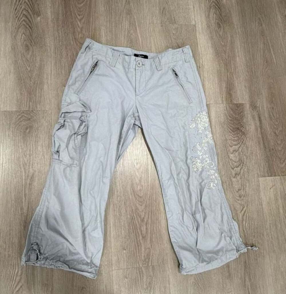 Express Cargo Pants Size 8 Light Blue Floral Embroidered Y2K Capri
